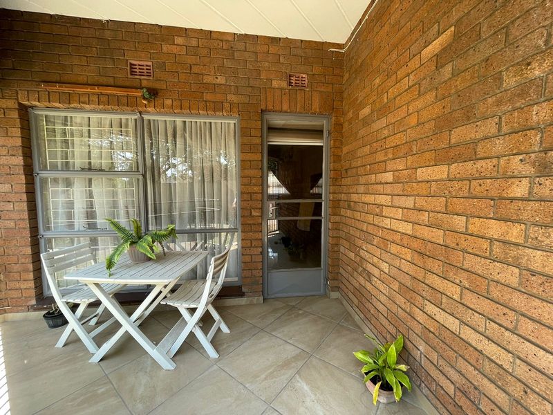 Charming 2-bedroom apartment for sale, perfect blend of comfort and style in a prime location! - Photo 2