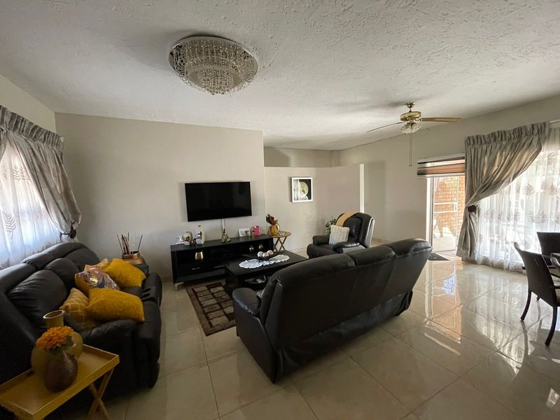 Charming 2-bedroom apartment for sale, perfect blend of comfort and style in a prime location! - Photo 4