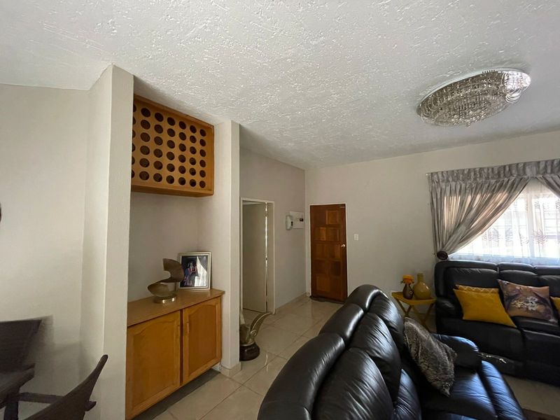 Charming 2-bedroom apartment for sale, perfect blend of comfort and style in a prime location! - Photo 3