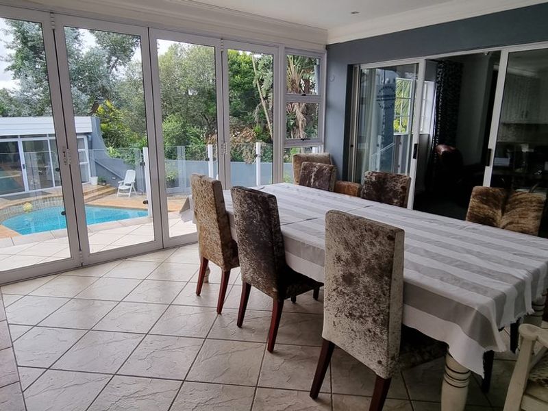 Harcourts Mercantile is thrilled to present your dream home in Nahoon Valley! - Photo 3