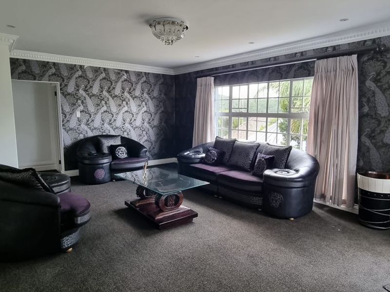 Harcourts Mercantile is thrilled to present your dream home in Nahoon Valley! - Photo 8