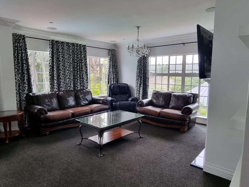 Harcourts Mercantile is thrilled to present your dream home in Nahoon Valley! - Photo 7