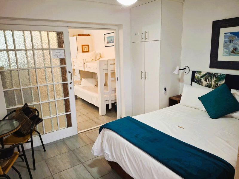 Cozy & Pristine Holiday Apartment for Sale – Walk to Uvongo Main Beach! - Photo 1
