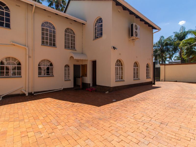 We are Showing Off! Our Upper Bedfordview Family Home - Photo 10