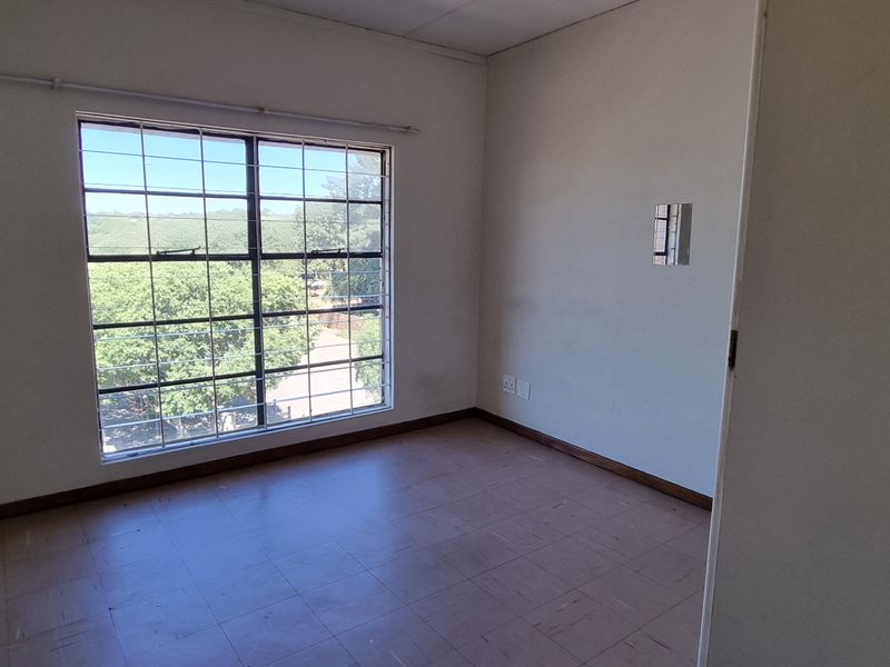 Reduced by Thousands! - Photo 10