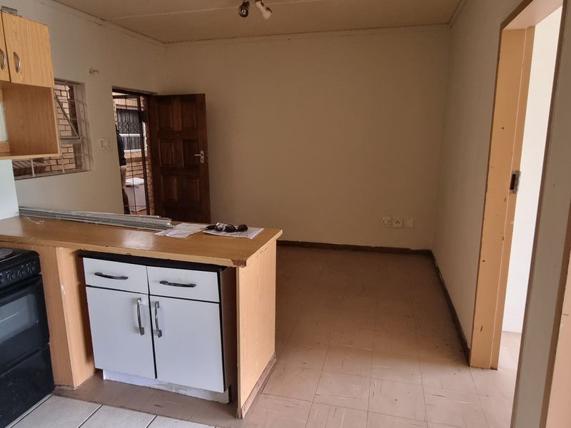 Reduced by Thousands! - Photo 5