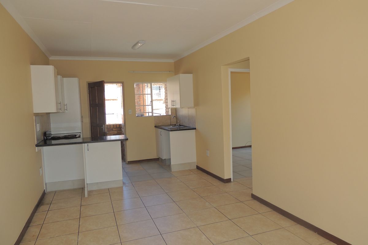 Stylish & Secure Facebrick Complex - Photo 2