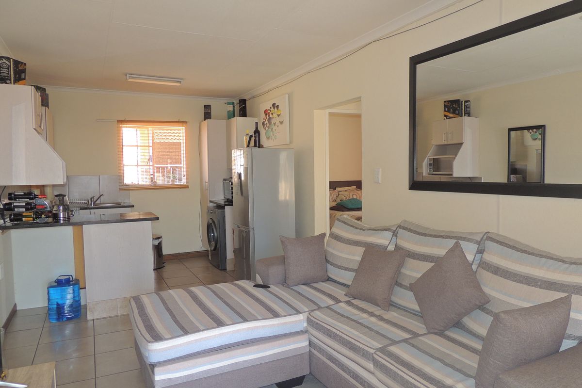 Facebrick Complex - Secure Unit with Private Balcony - Photo 4