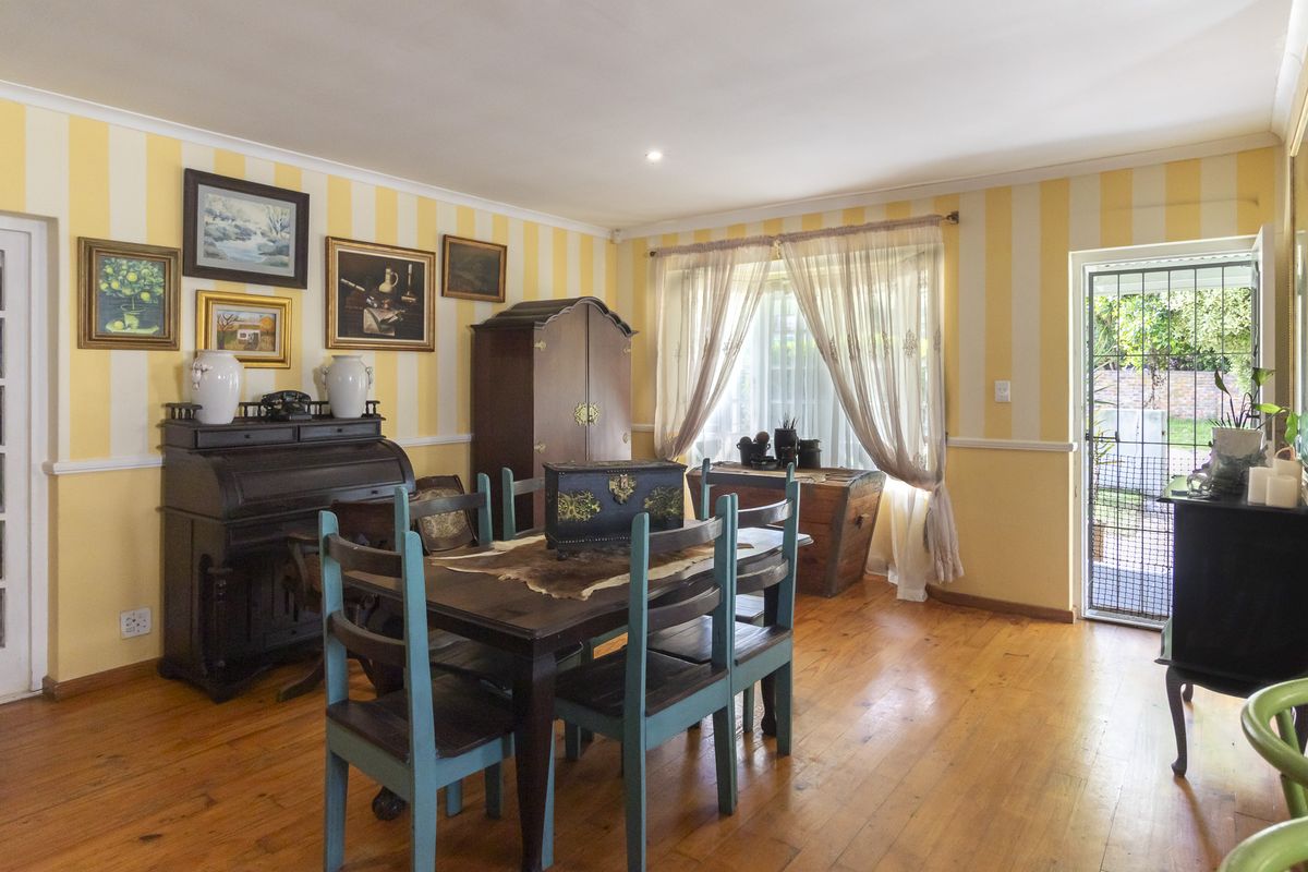 Perfect Family Living Just Steps from Port Alfred High School - Photo 2