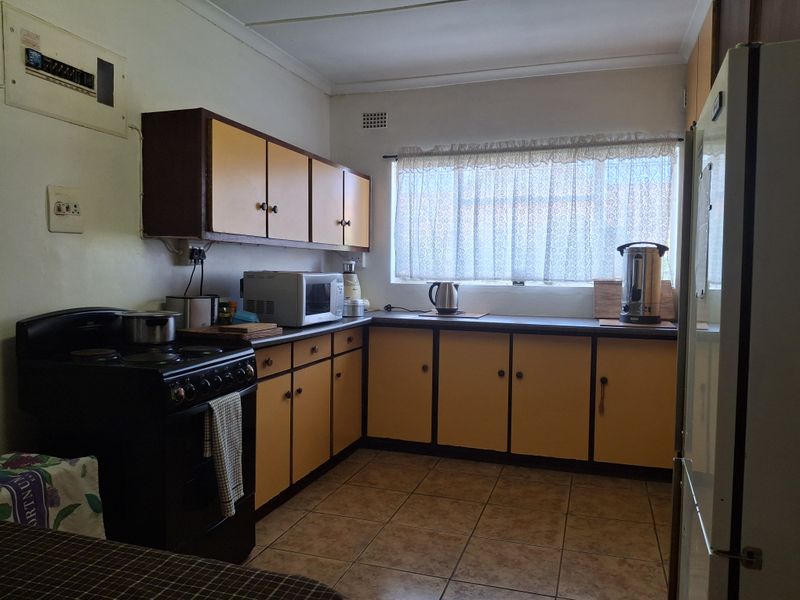 4 Bedroom Home For Sale - Photo 4