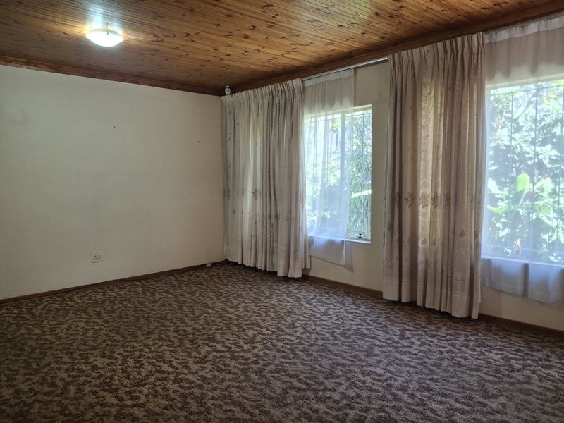 4 Bedroom Home For Sale - Photo 7
