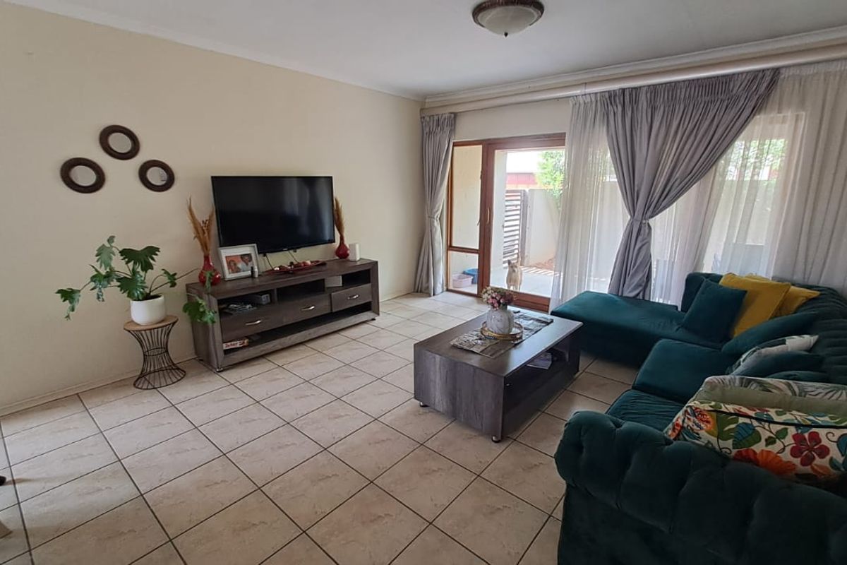 Stunning modern living with convenience and style awaits! - Photo 5