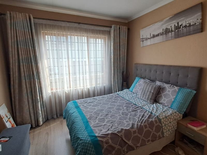 Stunning modern living with convenience and style awaits! - Photo 7