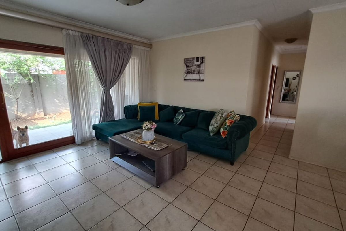 Stunning modern living with convenience and style awaits! - Photo 4