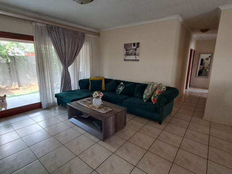 Stunning modern living with convenience and style awaits! - Photo 4