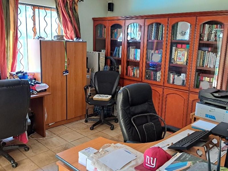 A RESIDENCE OF DISTINCTION â BORDERING PRESTIGIOUS BEDFORDVIEW - Photo 10