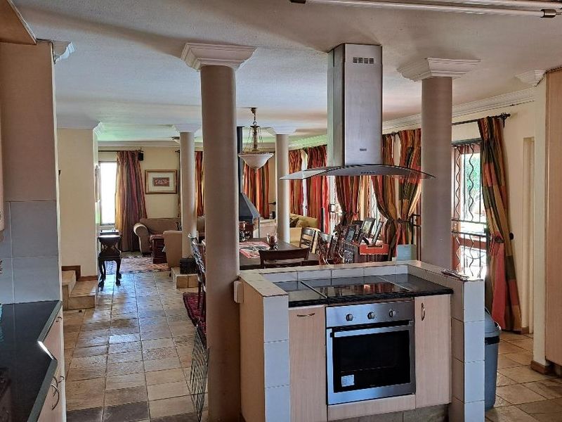 A RESIDENCE OF DISTINCTION â BORDERING PRESTIGIOUS BEDFORDVIEW - Photo 7