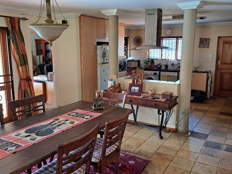 A RESIDENCE OF DISTINCTION â BORDERING PRESTIGIOUS BEDFORDVIEW - Photo 5