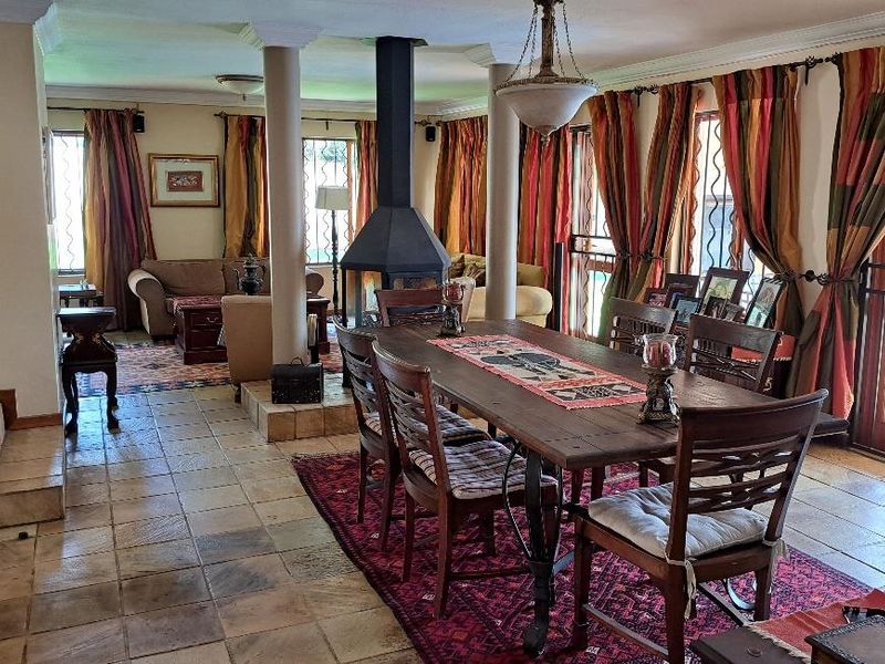 A RESIDENCE OF DISTINCTION â BORDERING PRESTIGIOUS BEDFORDVIEW - Photo 4