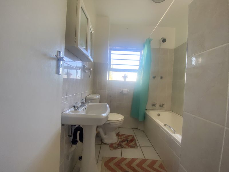 1 Bedroom Unit for Sale in Uvongo Square - Photo 7