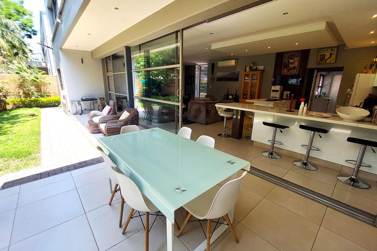 Living life in stunning lock up and go plus flatlet - Photo 5