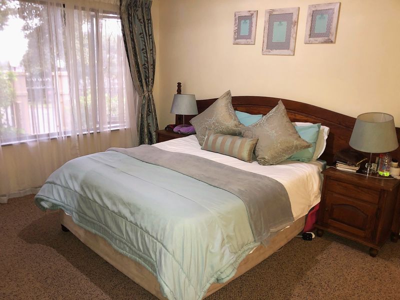 2-Bedroom Townhouse with Full Flatlet, Centrally located - Photo 10