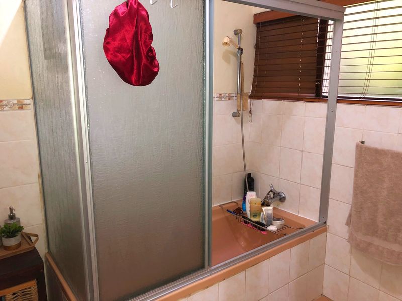 2-Bedroom Townhouse with Full Flatlet, Centrally located - Photo 9