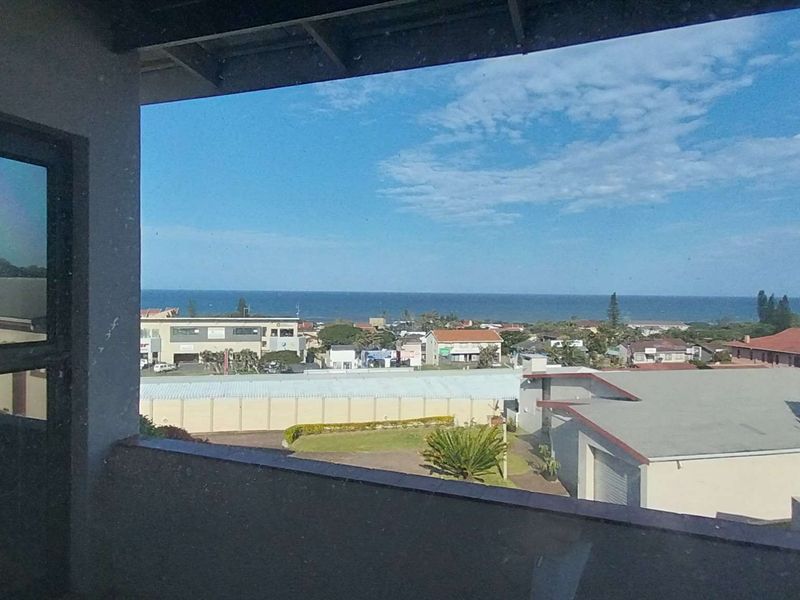 Charming 2-Bedroom Sea View Villa for Sale in Shelly Beach - Photo 4