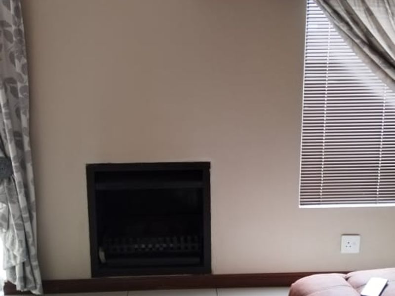 FOUR GENEROUSLY SIZED BEDROOMS HOUSE FOR SALE - Photo 7