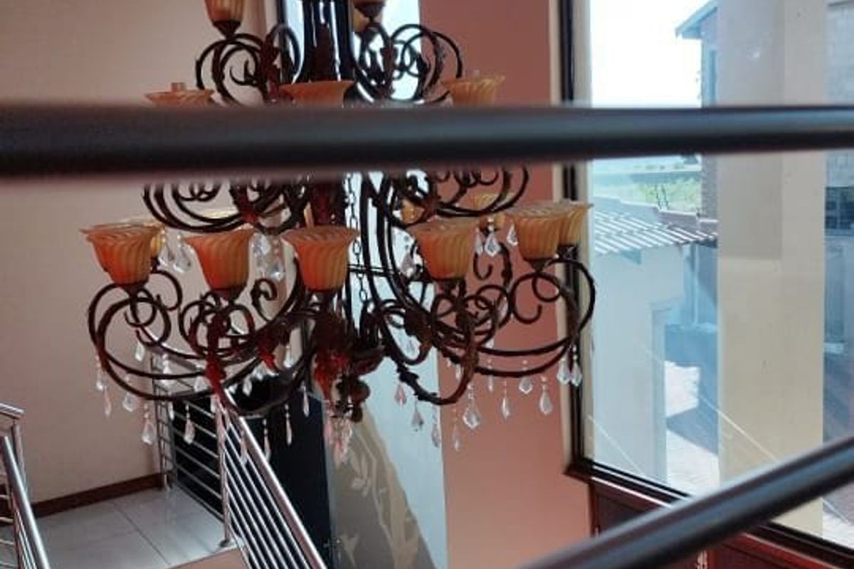 FOUR GENEROUSLY SIZED BEDROOMS HOUSE FOR SALE - Photo 3