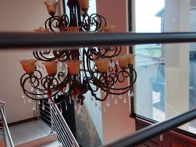 FOUR GENEROUSLY SIZED BEDROOMS HOUSE FOR SALE - Photo 3