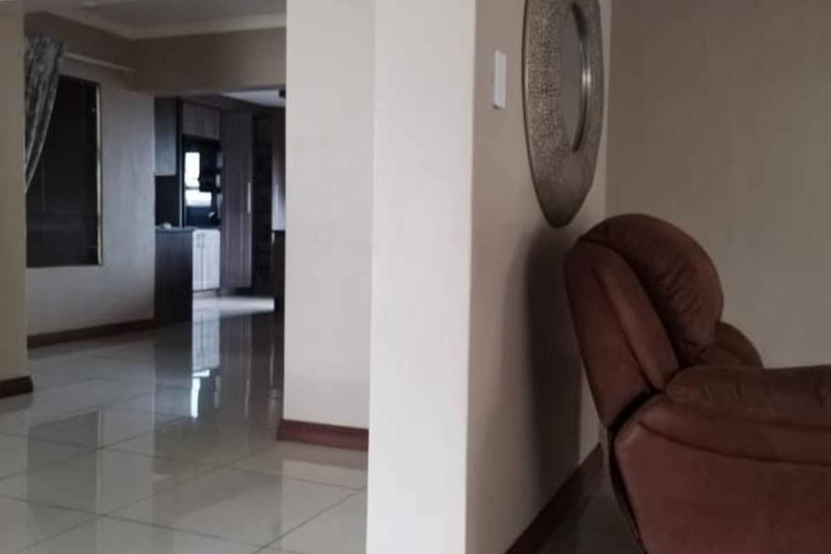 FOUR GENEROUSLY SIZED BEDROOMS HOUSE FOR SALE - Photo 5