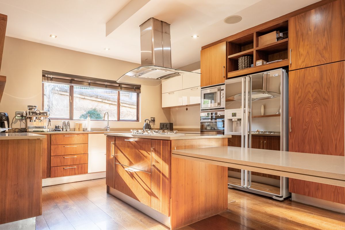 Spectacular Triple Story Home | Wedding Venue | Guest Accommodation - All in one! - Photo 4