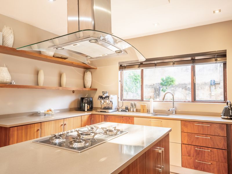 Spectacular Triple Story Home | Wedding Venue | Guest Accommodation - All in one! - Photo 5