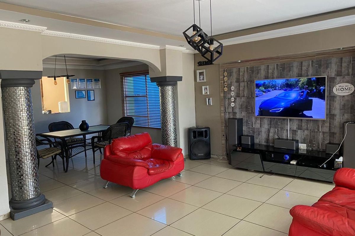 4 Bedroom Family home - Photo 2