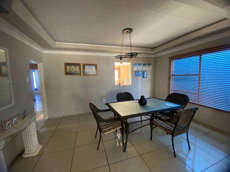 4 Bedroom Family home - Photo 7