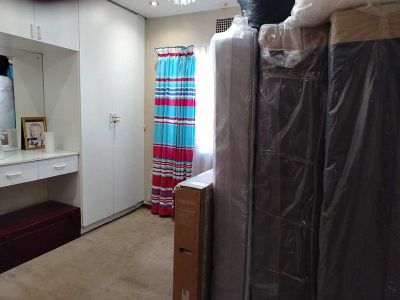 Practical Family Home with Generous Parking and Garden - Photo 10