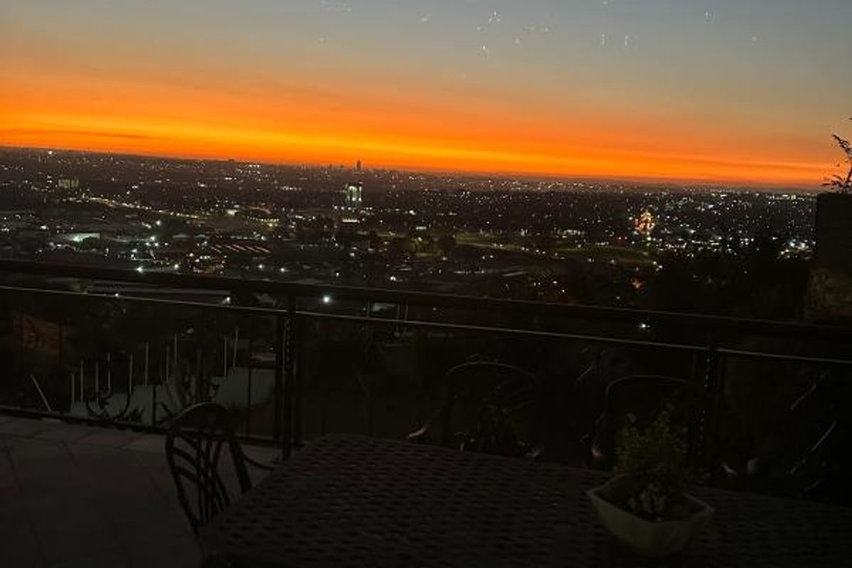 VIEWS FOREVER - Entertainers Dream, Lifestyle home - Photo 2