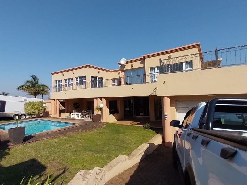 Spacious 5-Bedroom Double-Story Home for Rent - Photo 1