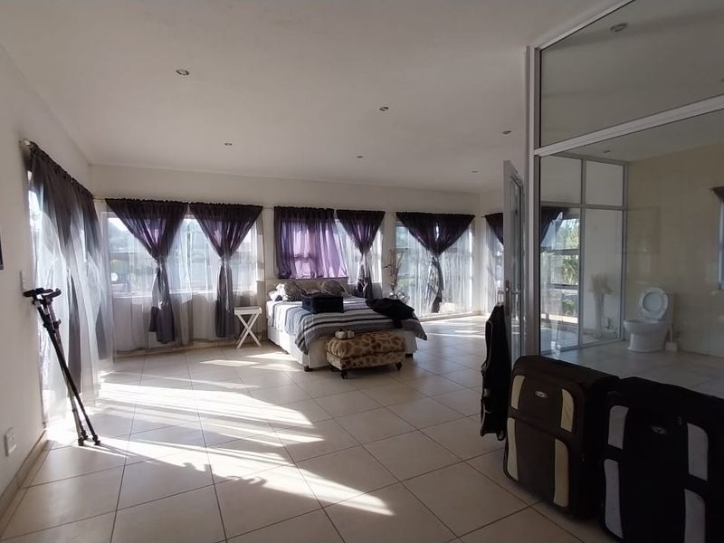 Spacious 5-Bedroom Double-Story Home for Rent - Photo 10