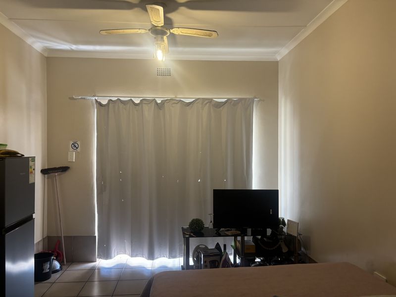 Guest House for Sale - Photo 10