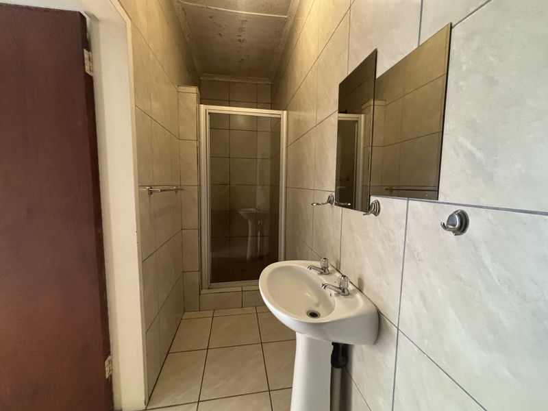 Guest House for Sale - Photo 4