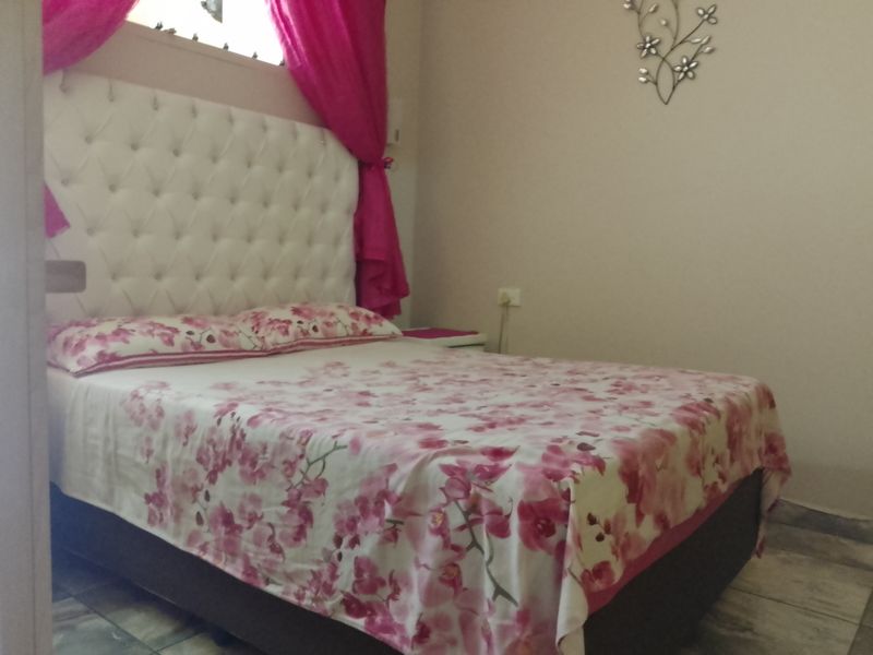 2 Bedroom Furnished Groundfloor Unit - Photo 6