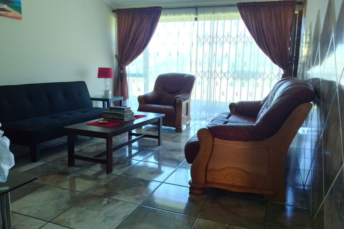 2 Bedroom Furnished Groundfloor Unit - Photo 5