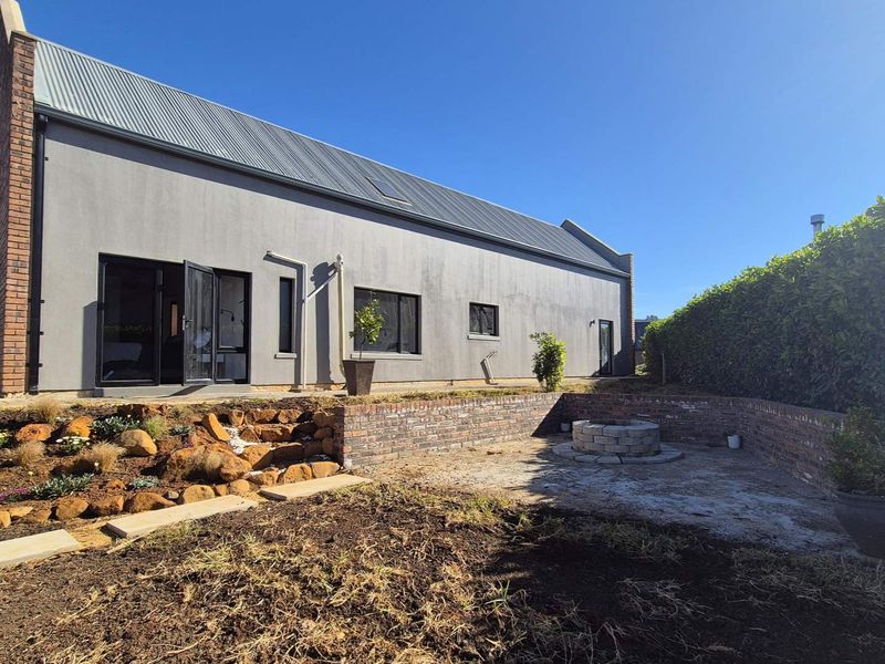 Stylish Home with Loft & Vineyard Access - Photo 4