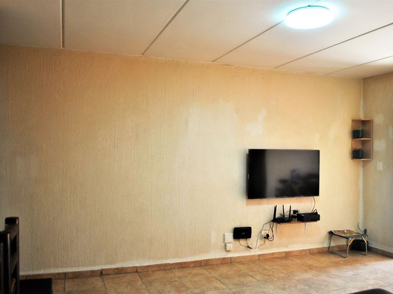 Attractive Ground Floor Apartment in San Martino Complex. - Photo 5