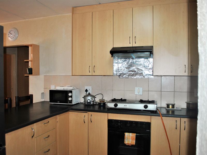 Attractive Ground Floor Apartment in San Martino Complex. - Photo 2