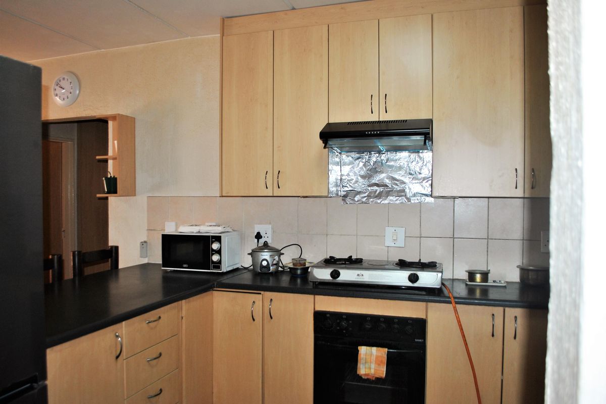 Attractive Ground Floor Apartment in San Martino Complex. - Photo 2