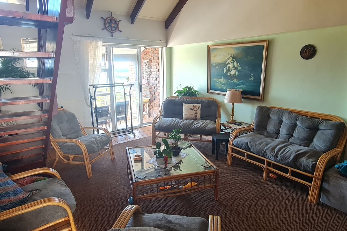 Stunning 3-Bedroom Double-Story Apartment with Spectacular Harbour Views - Photo 5