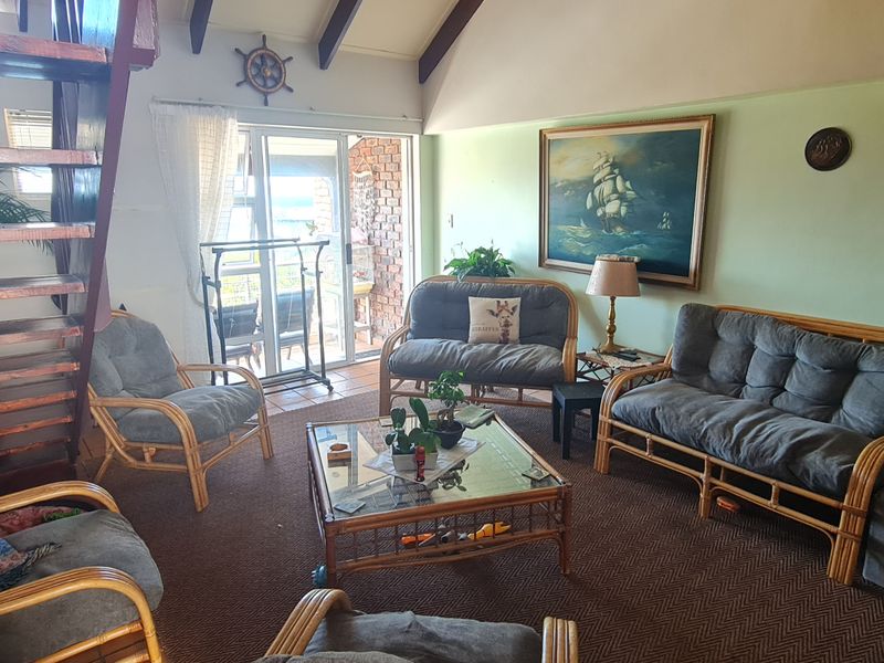 Stunning 3-Bedroom Double-Story Apartment with Spectacular Harbour Views - Photo 5